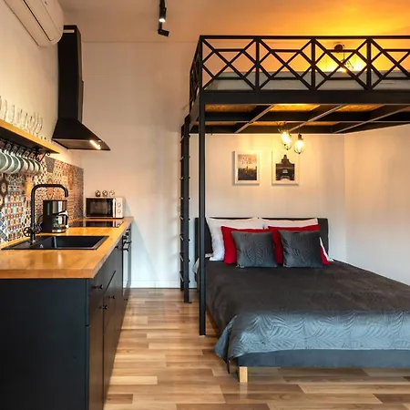 Modern Arizona Old Town Dietla Balcony Apartment
