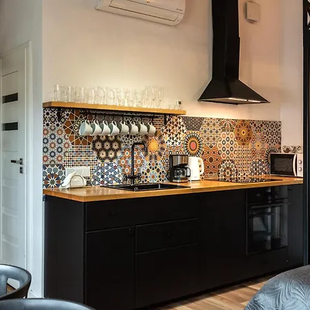 Modern Arizona Old Town Dietla Balcony Apartment